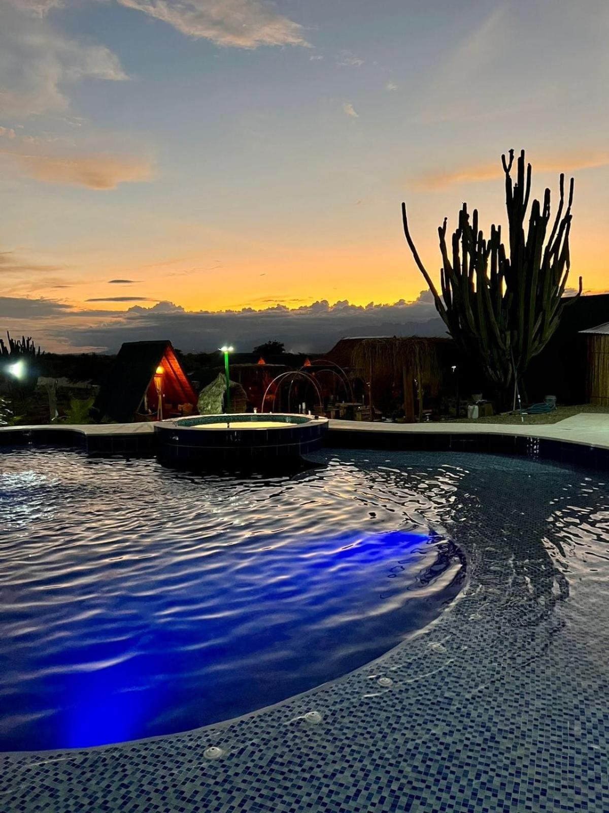 Hotel Luna Azul Tatacoa Villavieja Buitenkant foto