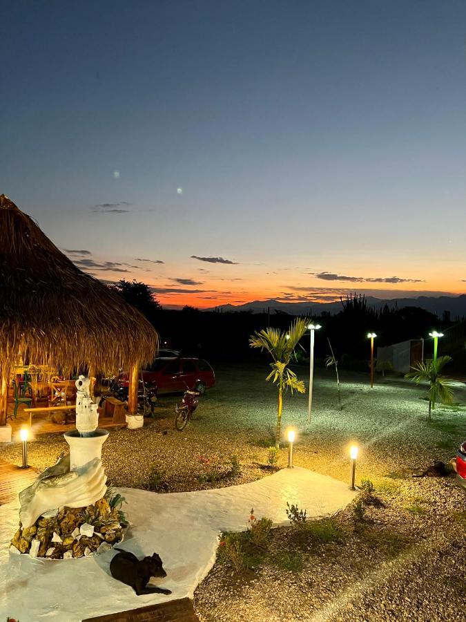 Hotel Luna Azul Tatacoa Villavieja Buitenkant foto